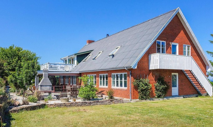 Allinge House | Beautiful home in Allinge with WiFi