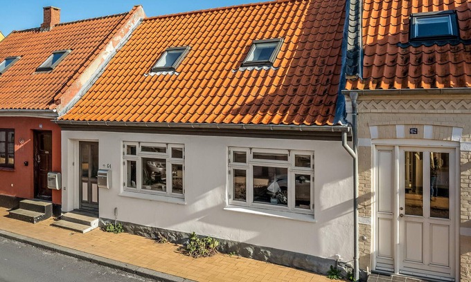 Assens House | Beautiful home in Assens with WiFi