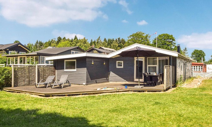 Bjert House | Beautiful home in Bjert with WiFi