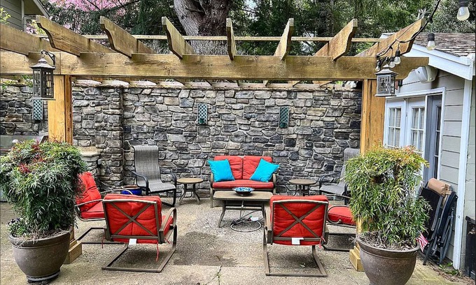Bremerton House | Beautiful Home in East Bremerton