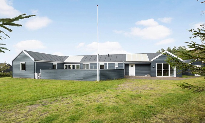 Ertebølle House | Beautiful home in Farsø with WiFi