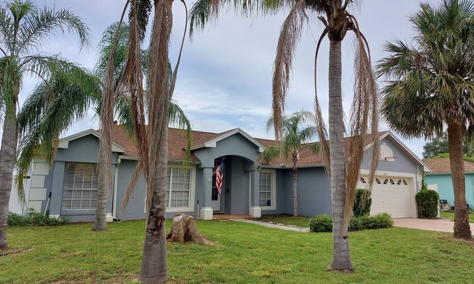 Greater Groves House | Beautiful home in Kissimmee, 17 minutes from Disney and Universal, 3 bedrooms