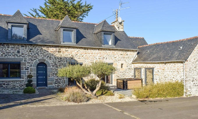 Plouezec House | Beautiful home in Plouézec with WiFi