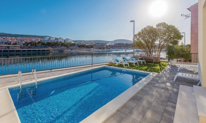 Sibenik House | Beautiful home in Sibenik with kitchen
