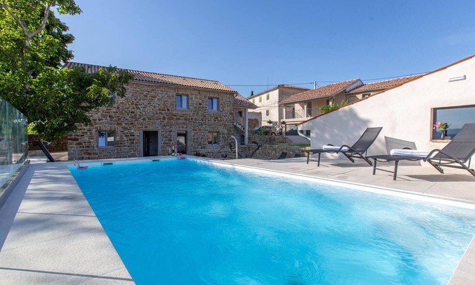 Koper House | Beautiful home in Skofije