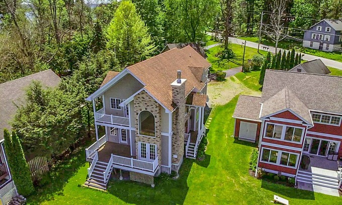 Hammondsport House | Beautiful home in protected cove on Keuka Lake!