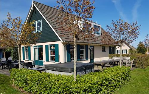 Vlagtwedde House | Beautiful Home In Vlagtwedde With Sauna