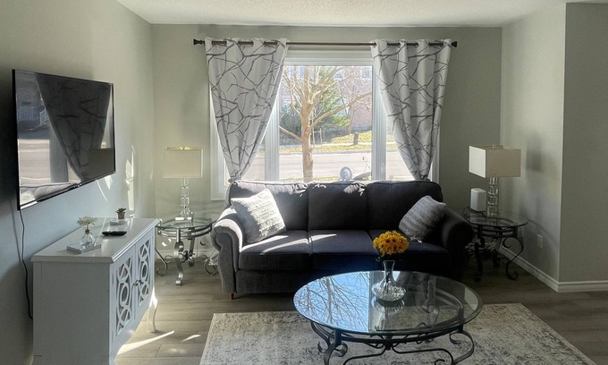 London House | Beautiful home in west of London, Ontario