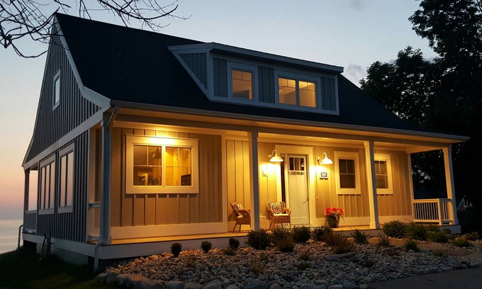 Ludington House | Beautiful Home On A High Bluff Overlooking Lake Mich! Fall 2025 dates open!