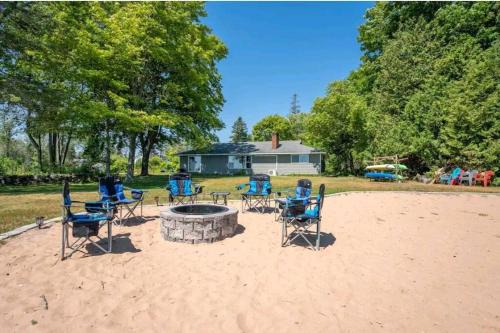 Bark River House | Beautiful home on Lake Michigan, near Escanaba
