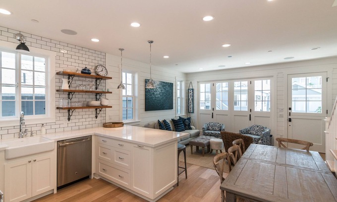Avalon House | Beautiful Home On The Flats