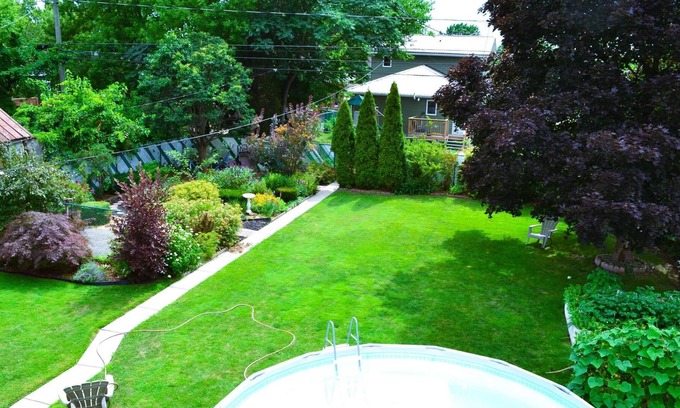 East Windsor Apartment | Beautiful home with spectacular gardens.