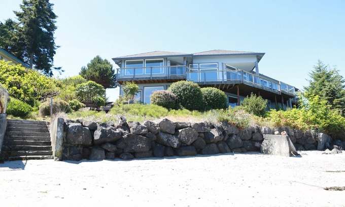 Port Ludlow House | Beautiful Hood Canal Home at the Water's Edge-Sweeping Views and Sandy Beach