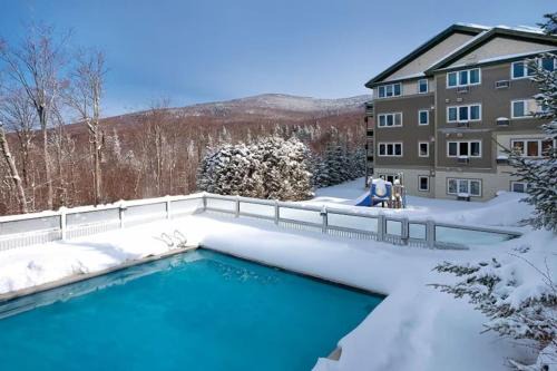 Jeffersonville House | Beautiful hotel in Vermont Smugglers Notch 1BD near Disc Golf Center
