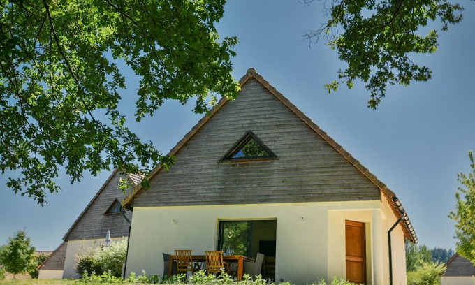 Lacapelle-Marival House | Beautiful house on holiday park with pool