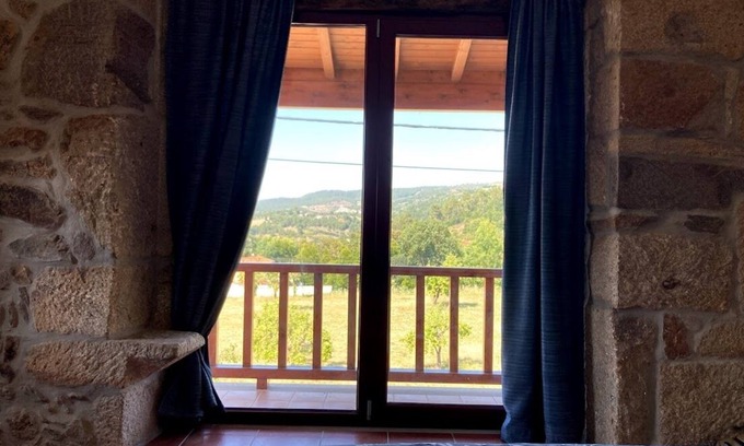 Chaves Villa | Beautiful house on the outskirts of Chaves with panoramic views of the veiga and Spain.