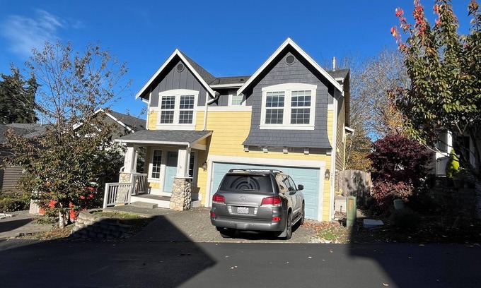 Alderwood Manor House | Beautiful House in Lynnwood, Near Light Rail