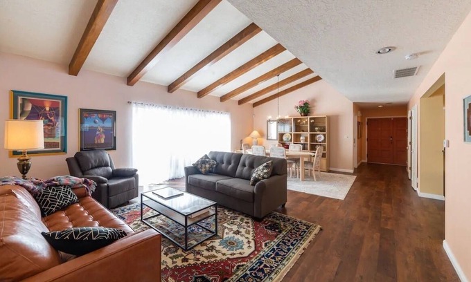 Bear Canyon House | Beautiful House of Kachinas near Starbucks and Whole Foods