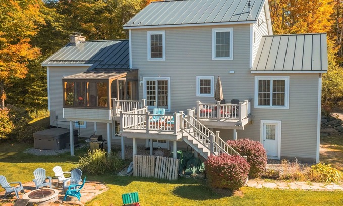 Stratton and Bromley Ski Areas House | Beautiful house w/mountain & pond views, hot tub, pool table, bbq, firepit, w/d