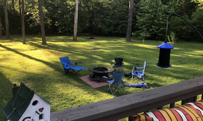 Iuka House | Beautiful in Fall! Perfect spot on lake for fishing! Spacious home; Eagles near!