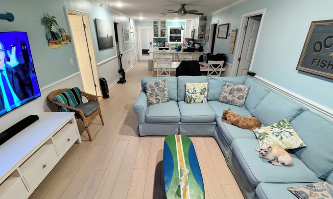 Sunset Beach House | Beautiful Island Beach Home 2 MINS WALK to The Beach