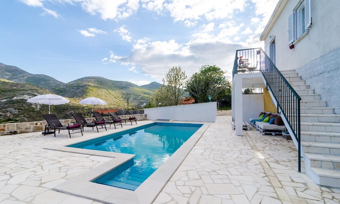 Cavtat Villa | Beautiful isolated villa perfectly equipped for up to seven people
