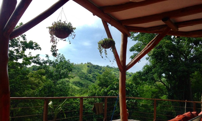 El Gigante House | Beautiful Jungle Casa , walking distance to beach & town