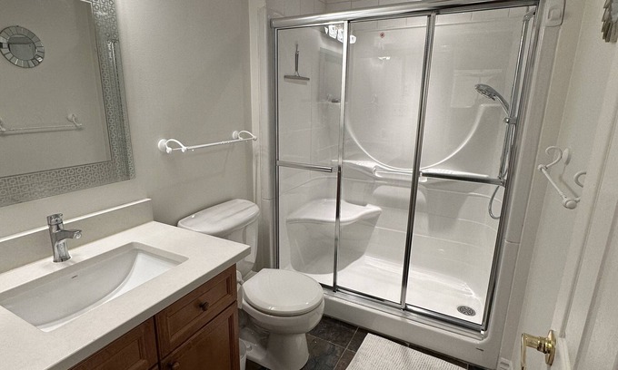 Craigleith Ski Chalet | Beautiful Lake View Chalet Blue Mountains