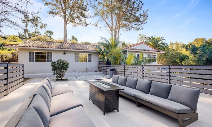 La Jolla Heights House | Beautiful La Jolla, Walk to Beach, Dog Friendly, HotTub, Fire Pit, Huge Deck,