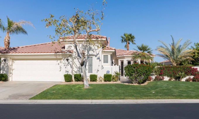 Desert Club Estates House | Beautiful La Quinta Home on Golf Course with Private Pool