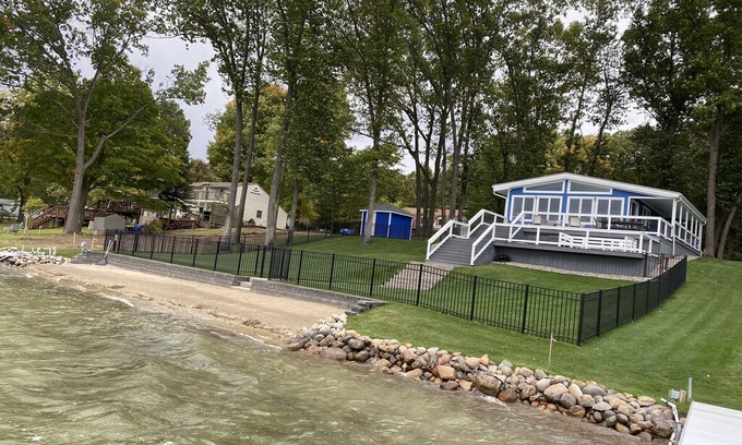 Quincy House | Beautiful Lake Front House Hemlock Lake MI