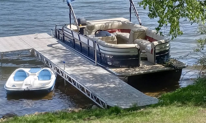 Osage Cabin | Beautiful lake getaway with CRUISE and FISH PONTOON RENTAL available!