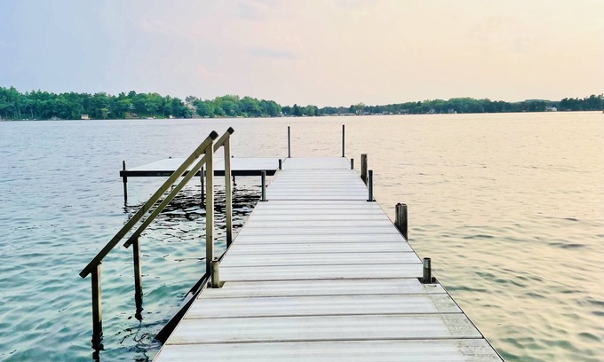 Wautoma Cottage | Beautiful lake home, come swim!