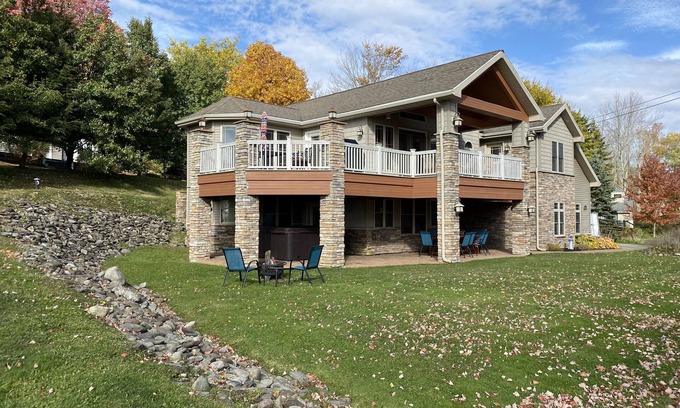 Niobe House | Beautiful Lake House in Point Chautauqua- Available Year Round! NEW BUNK ROOM