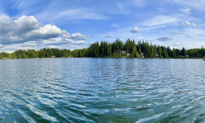 Lake Goodwin House | Beautiful Lake Ki Waterfront