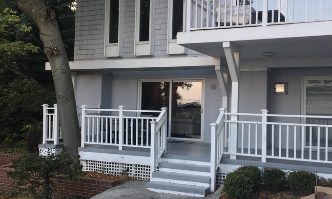 Saugatuck House | Beautiful Lake View, Newly-Remodeled Home~Contemporary,