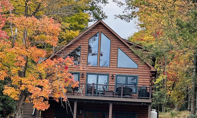 Lake Harmony House | Beautiful Lakefront Custom Log Home