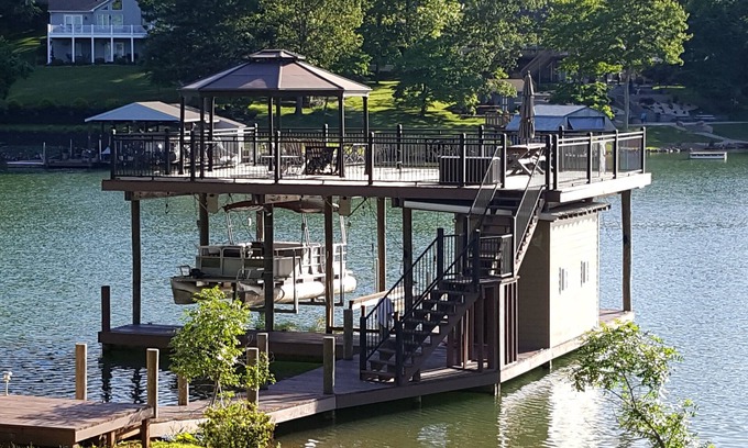Huddleston House | Beautiful Lakefront Home On Smith Mountain Lake.