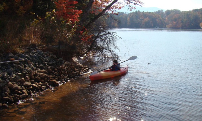 Mill Spring Cabin | Beautiful Lakefront Log Cabin with Panoramic View. Near all Local Attractions!