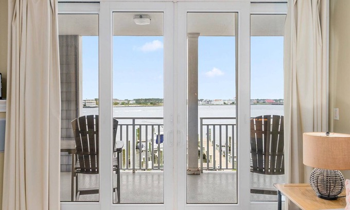 Ocean City Condo | 🏖️ Beautiful, Large bayfront unit Great Bay views, Fishing Pier Short walk to beach 🏖️