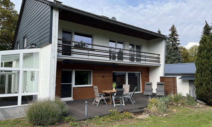 Voehl House | Beautiful large vacation home with conservatory at the Edersee/Kellerwald, dogs allowed