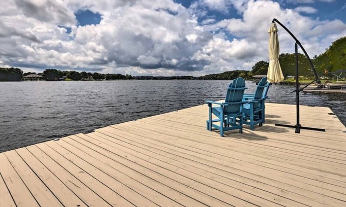 Wilsonville House | Beautiful Lay Lake Retreat for Large Families.