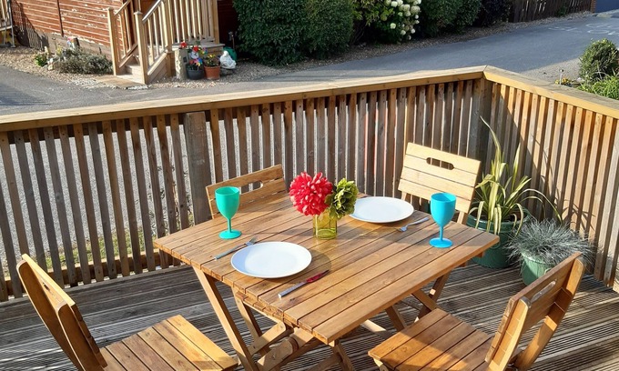 Wilberfoss Cabin | Beautiful lodge with spa hot tub
