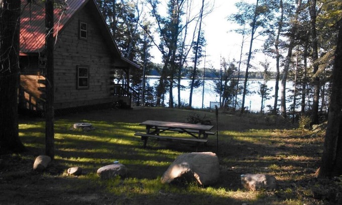 Hayward Cabin | Beautiful Log Cabin Situated On Quiet Smith Lake 3 Miles North Of Hayward, Wi.