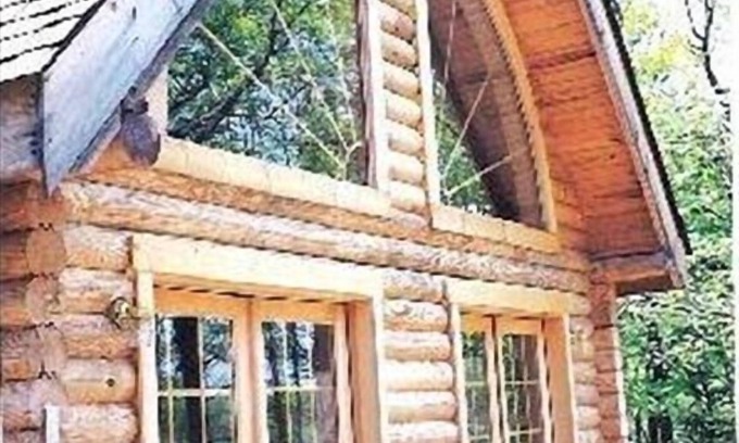 Stanley Ski Chalet | Beautiful Log Chalet, Hot Tub, Gas Grill, Secluded on 6 wooded acres. Privacy