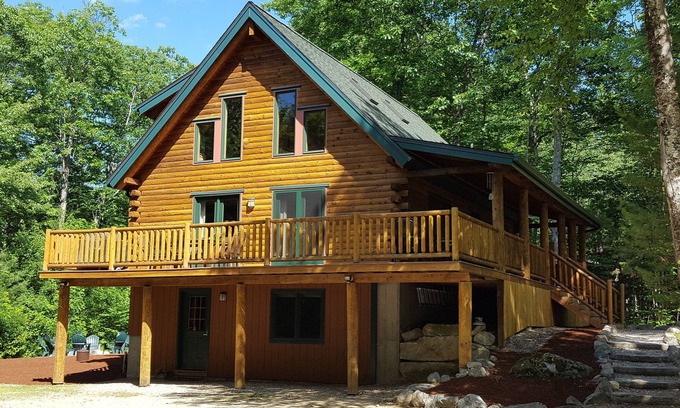Moultonborough House | Beautiful Log Home in Suissevale on Lake Winnipesaukee with Beach Access