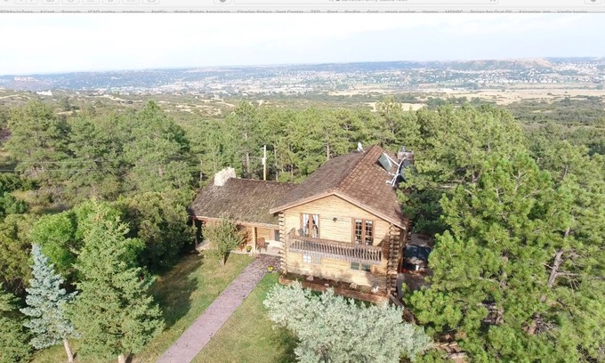 Castle Rock House | Beautiful Log Home in gated community on 100 acres