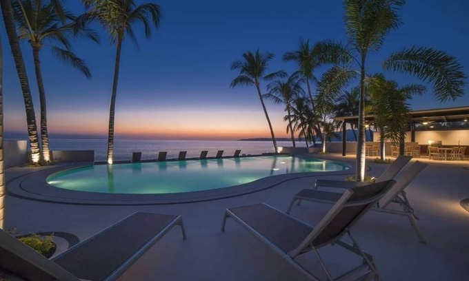 Bucerias Condo | Beautiful, Luxurious Beachfront Condo in Bucerias