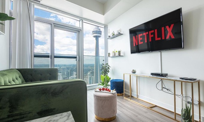 Toronto Entertainment District Apartment | Beautiful Luxurious Modern Condo With Breathtaking Views