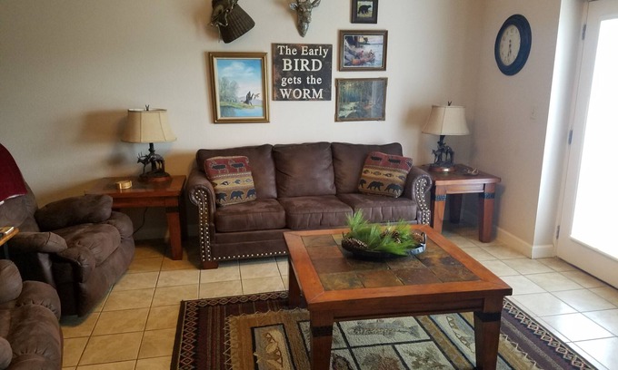 Pigeon Forge Condo | Beautiful Luxury 2bd/2ba Condo in a Great Location with Mt. Views!